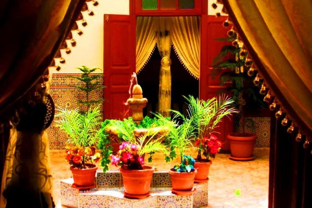 Riad Dar Al Fassia Уджда Экстерьер фото